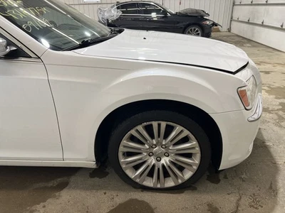11-23 CHRYSLER 300 PASSENGER RIGHT FRONT FENDER IVORY PWD - Image 1 of 4