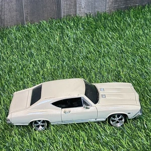 Vintage Diecast Muscle Car 1:18 Scale Cream Tan Classic Coupe Model  - Picture 1 of 7