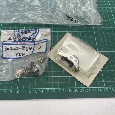 30202-369-154 Genuine Honda (set of 2) Ignition Points CB SL 250 350 NOS - Image 1 of 4