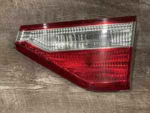 Conjunto de luz trasera derecha Honda Odyssey 2011-04 949313 fabricante de equipos originales usado - Imagen 1 de 6