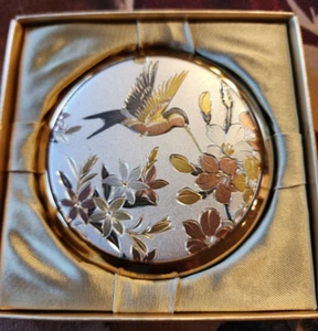 Compact Mirror Lovely Make-Up Powder Case Hummingbird Gold Chokin, Japan - Picture 1 of 14