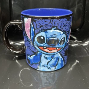 B13- Taza de cerámica azul sobre negro Disney STITCH 4,25"x4" tiene capacidad para 20 fl oz - Imagen 1 de 6