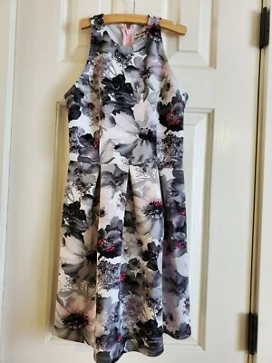 Vestido Abercrombie Niños Niñas Estampado Floral Negro Y Rosa Talla Mediana Foto 1 de 4