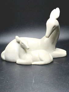 Art Deco 1984 Doe And Fawn Deer White Porcelain Gallery Original Figurine - Picture 1 of 9