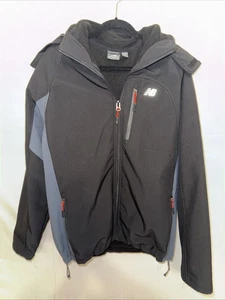 Chaqueta con capucha New Balance resistente a la intemperie reflectante de carcasa suave para hombre talla LT - Imagen 1 de 2