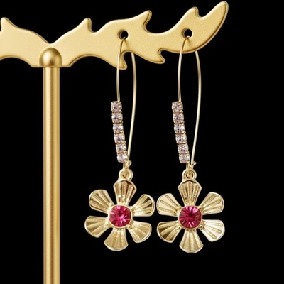 Pendientes colgantes largos con flores Betsey Johnson vendedor de Estados Unidos Foto 1 de 4