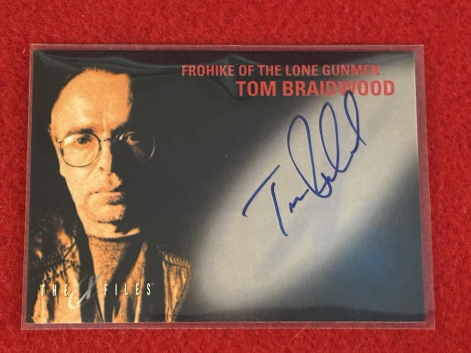 X Files Movie Fight The Future Tom Braidwood (Lone Gunmen) Autographed Card - Image 1 of 4