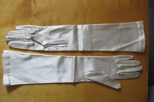 1950s VINTAGE SATIN STRETCH BEIGE LONG EVENING GLOVES 7½ SIZE V. GOOD CONDITION - Picture 1 of 4