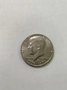 1776-1976 NO MINT MARK Kennedy Bicentennial Half Dollar FREE SHIPPING - Picture 1 of 2