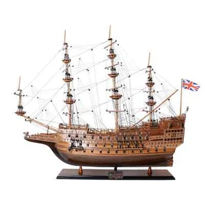 Sovrano dei Mari Senza Vele | Modello di nave artigianale con lanterna in metallo - Foto 1 di 18