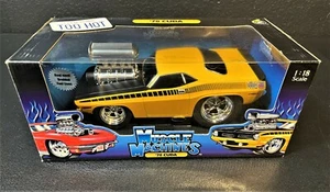 Muscle Machines 1970 Cuda Yellow With Black Hood 1:18 Scale  - Picture 1 of 7