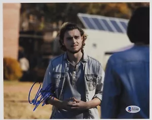Autógrafo Collin McAuliffe Alden Walking Dead Foto Firmada Beckett 8 x 10 - Imagen 1 de 3