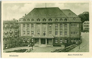 AK WIESBADEN Kaiser-Friedrich-Bad, Straße 10/20er - Picture 1 of 1