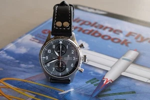 Steinhart Nav B Chrono 42 Green - Picture 1 of 12