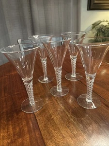 5 Vintage Tudor Kristall Air Twist Stiel Weingläser Trompete 6-1/8" England - Bild 1 von 9