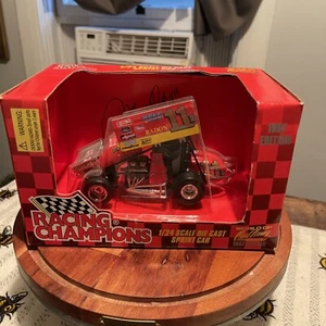 1997 RACING CHAMPIONS WORLD OF OUTLAWS 1:24 SPRINT CAR #11H GREG HODNETT SIGNED - Bild 1 von 8