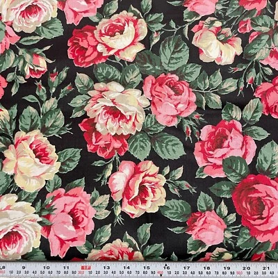 Flores grandes vintage Cranston en tela de algodón negro por media yarda 18" x 44" Foto 1 de 2