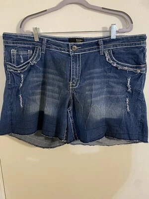 "Hype + Pantalones Cortos Vaqueros Talla Grande 23/24 Denim Dobladillo Crudo Envejecido 41"" Cintura" Foto 1 de 4