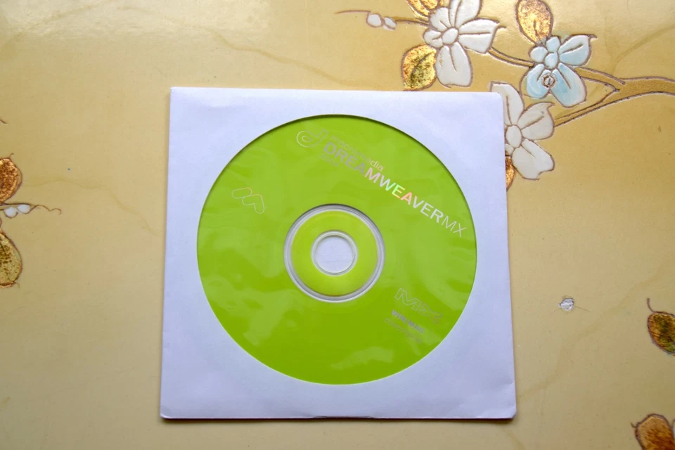 Macromedia DREAMWEAVER MX Software Windows/Mac 2004 - Image 1 of 1