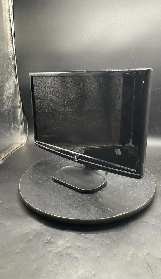 eMachines E182H D 19" LCD Monitor 1366x768 HD Widescreen Display Screen - Image 1 of 4