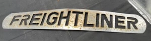 Peso semi parafango Freightliner vintage metallo originale 24” x 4” - Foto 1 di 7