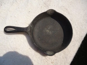 Vintage GRISWOLD Cast Iron SKILLET Frying Pan # 3 LARGE BLOCK LOGO - Picture 1 of 3