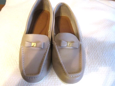 Nautica Remi Women's Tan Loafer Flats Size 6.5 - Image 1 of 4