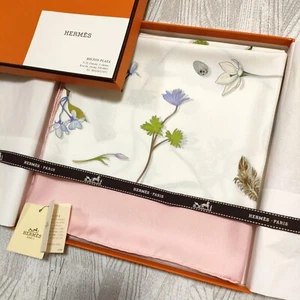 Unused w/box HERMES Carre 90 FLEURS et PLUMES Silk Scarf 90cm - Picture 1 of 23