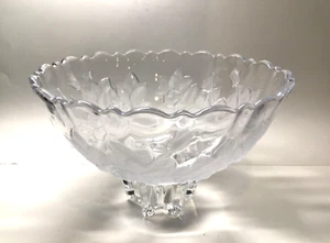 CHRISTAL BOWL ROSE DESIGN MOTIF - 12" TOP WIDTH X 5" HEIGHT - Picture 1 of 4