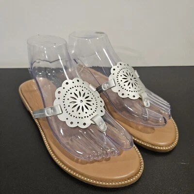 NWOT Kensie Maurlee Thong Sandals Flats Size 7 Silver Gray - Image 1 of 4