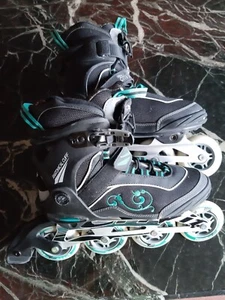 Inline Skates mit Helm und Protektorenset - Bild 1 von 2
