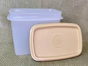 Vintage transparenter Tupperware Behälter # 1243-8 mit Deckel #1244-5 in Mandelfarbe - Bild 1 von 6