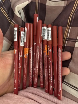 LOT OF 11 ESSENCE SOFT CONTOURING LIP LINER 04 SO LOVESTRUCK 0.04oz EACH - Image 1 of 2