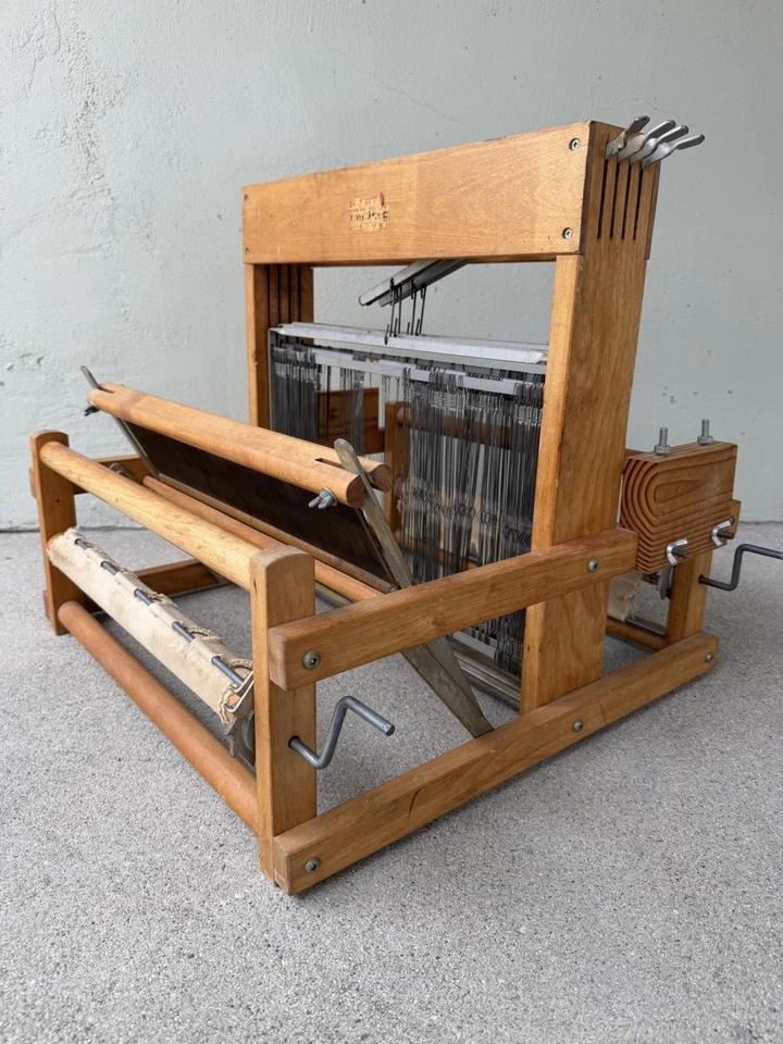 15" Dorothy Nilus LeClerc Wooden Tabletop 4 Harness Weaving Loom - Image 1 of 4