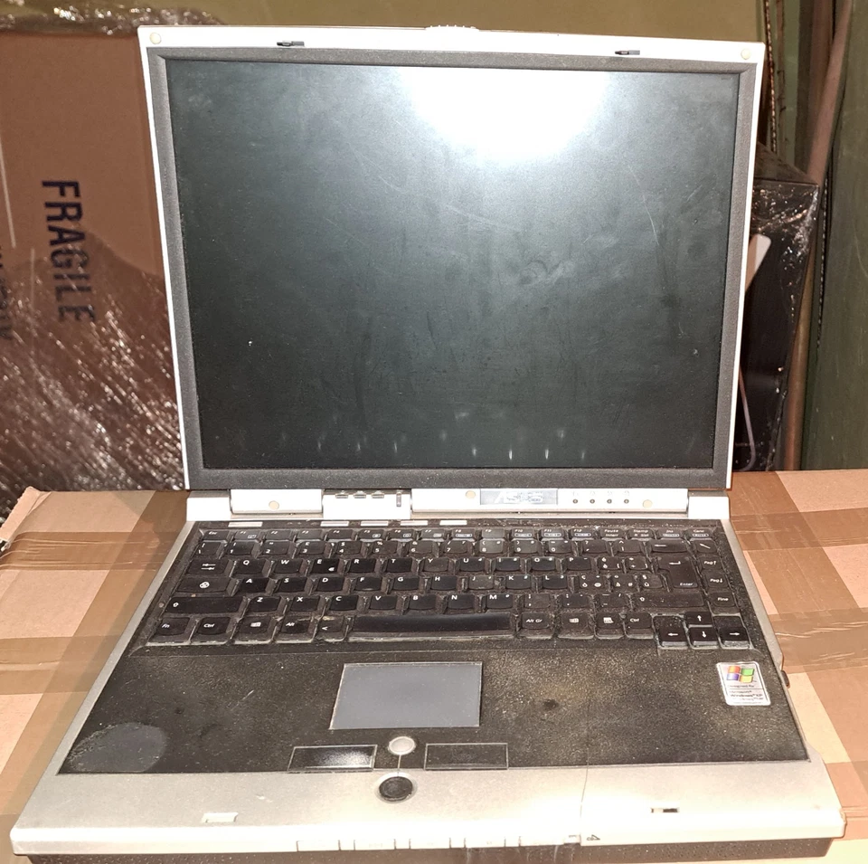 ASUS L2000 Notebook 2002 non funzionante - Immagine 1 di 4