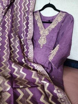 Conjunto Salwar 3 peças de seda roxa clara Dola! - Imagem 1 de 4