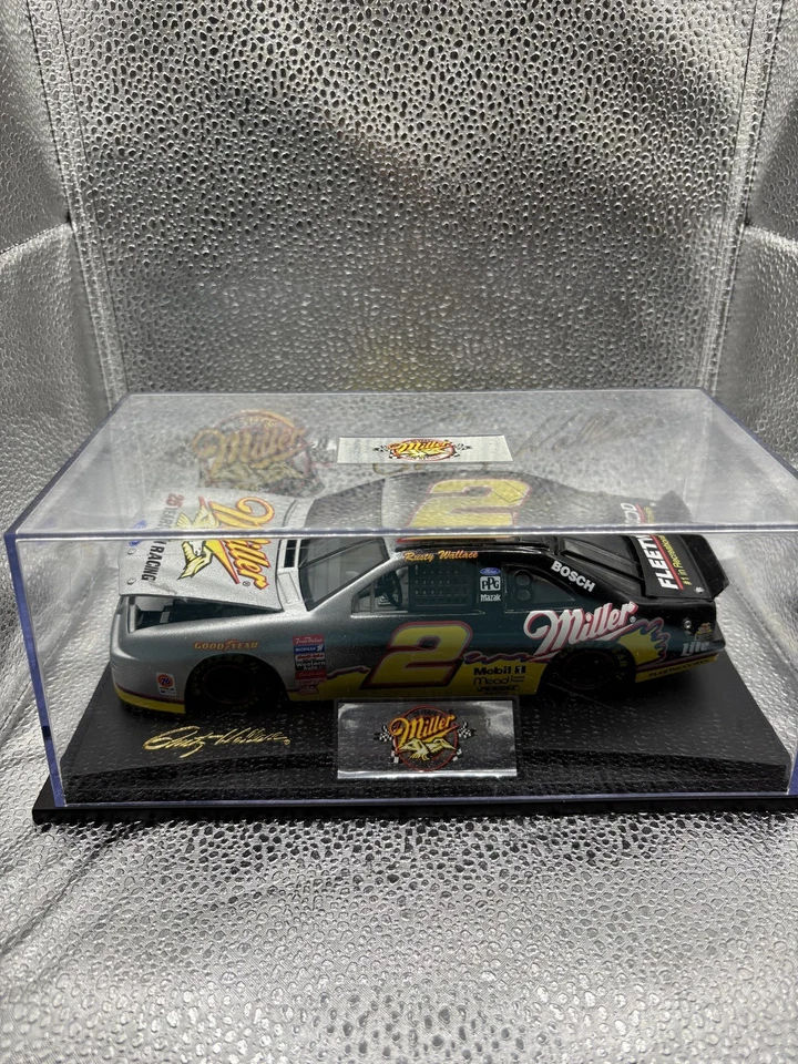 1996 Revell 1/24 Rusty Wallace #2 Ford Miller NASCAR Diecast com Estojo - Imagem 1 de 4
