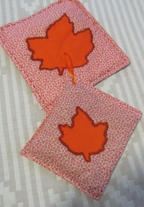 Set of 2 scented hand crafted hot pads fall theme 7 & 10" fall theme leaves - Picture 1 of 2