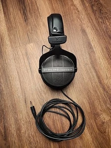 Beyerdynamic DT 990 PRO Studiokopfhörer 250 OHM (Ninja Black, Limited Edition) - Bild 1 von 14