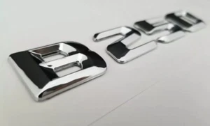 B250 se adapta a emblemas del maletero trasero de Mercedes logotipo insignia letras números calcomanías de palabras - Imagen 1 de 3