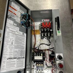 Avviatore combinato Siemens 17CP92NF1081. **MARCHI GRAFFI**VECCHIO STOCK** - Foto 1 di 18