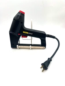 Stanley TRE300 elektrischer Hefter Brad Nagler schnurgebunden getestet funktioniert - Bild 1 von 5