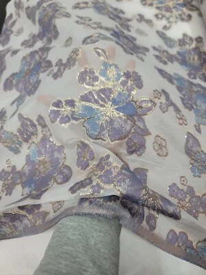 Tela de flores florales azul lavanda brocado por yarda organza blanca  Foto 1 de 4