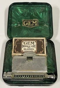 Vintage GEM Safety Razor with Double Life Blades Original Green Case Patent 1912 - Picture 1 of 5