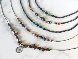 MENGE 5 EINHEIMISCHE SILBER HÄMATIT MULTI EDELSTEIN PERLENKETTEN HERGESTELLT IN ALASKA USA - Bild 1 von 5