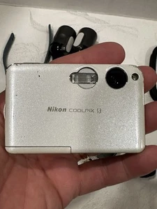 Nikon COOLPIX S3 6.0MP Digital Camera - Ivory white Nice! L👀k🔥🔥 - Picture 1 of 7