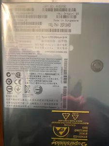IBM LTO6 HH SAS Unità a nastro 12X5258 35P1049 39U3428 39U3574 35P0994 EU11 - Foto 1 di 1