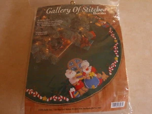 1996 Bucilla 34" Mr. & Mrs. Claus Felt Sequin Applique Xmas Tree Skirt Kit: NEW! - Picture 1 of 6