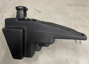 John Deere 265 Fuel Tank M70888 Fits 240, 245, 260, 265, 320, 285) - ST554969 - Picture 1 of 6