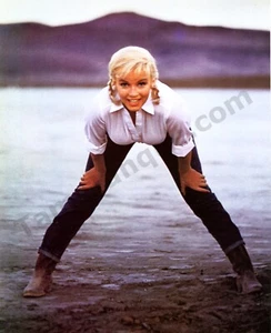 Marilyn Monroe Jeans Boots Braids Original BOOK PAGE PHOTO (882) - Picture 1 of 1